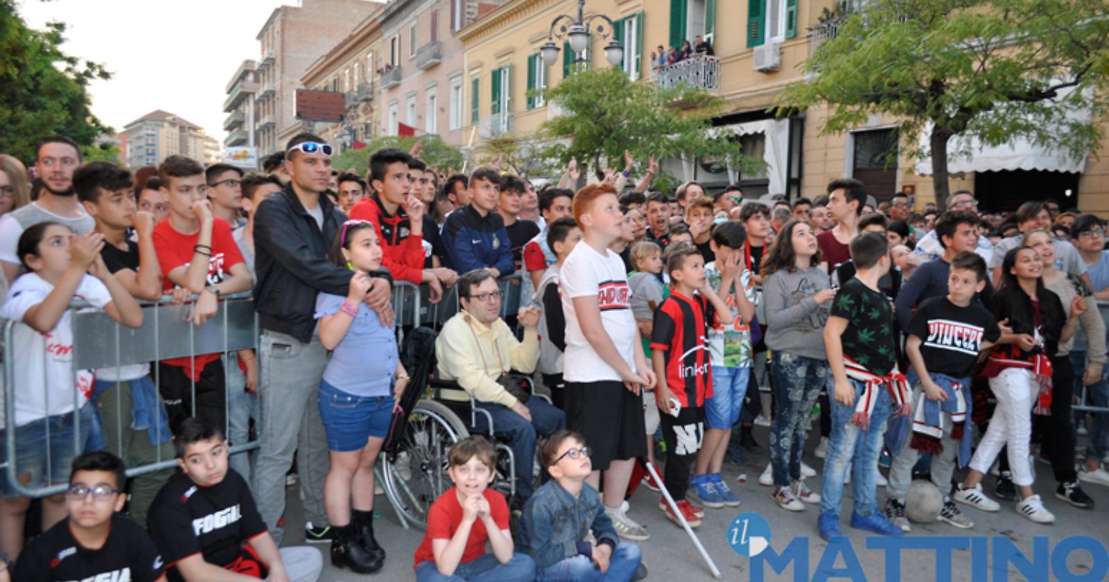 E per FoggiaLecce Landella riporta il piazza il maxischermo