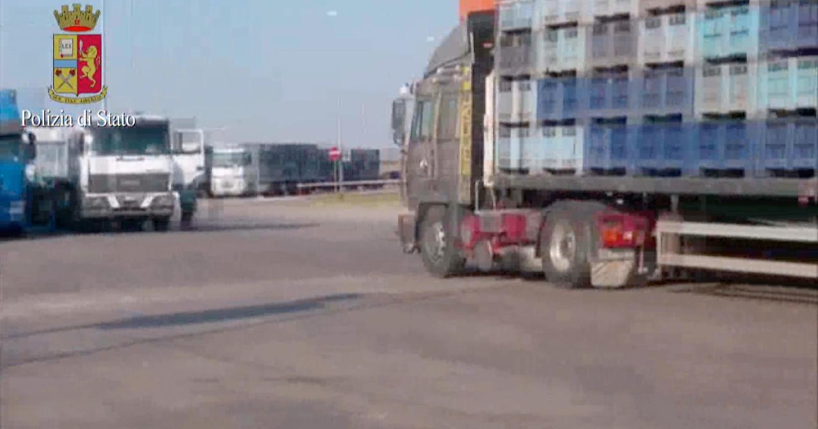 Racket del pomodoro, 4 arresti dalla Polizia di Foggia nel blitz "Saturno"