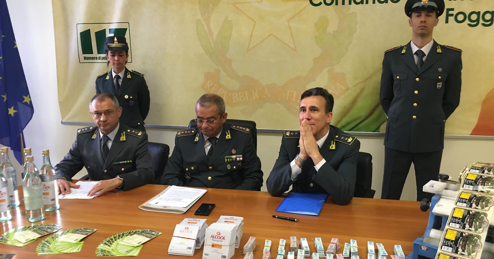 Contrabbando di alcool e olio adulterato, retata della  GdF nel Foggiano: 8 gli arresti