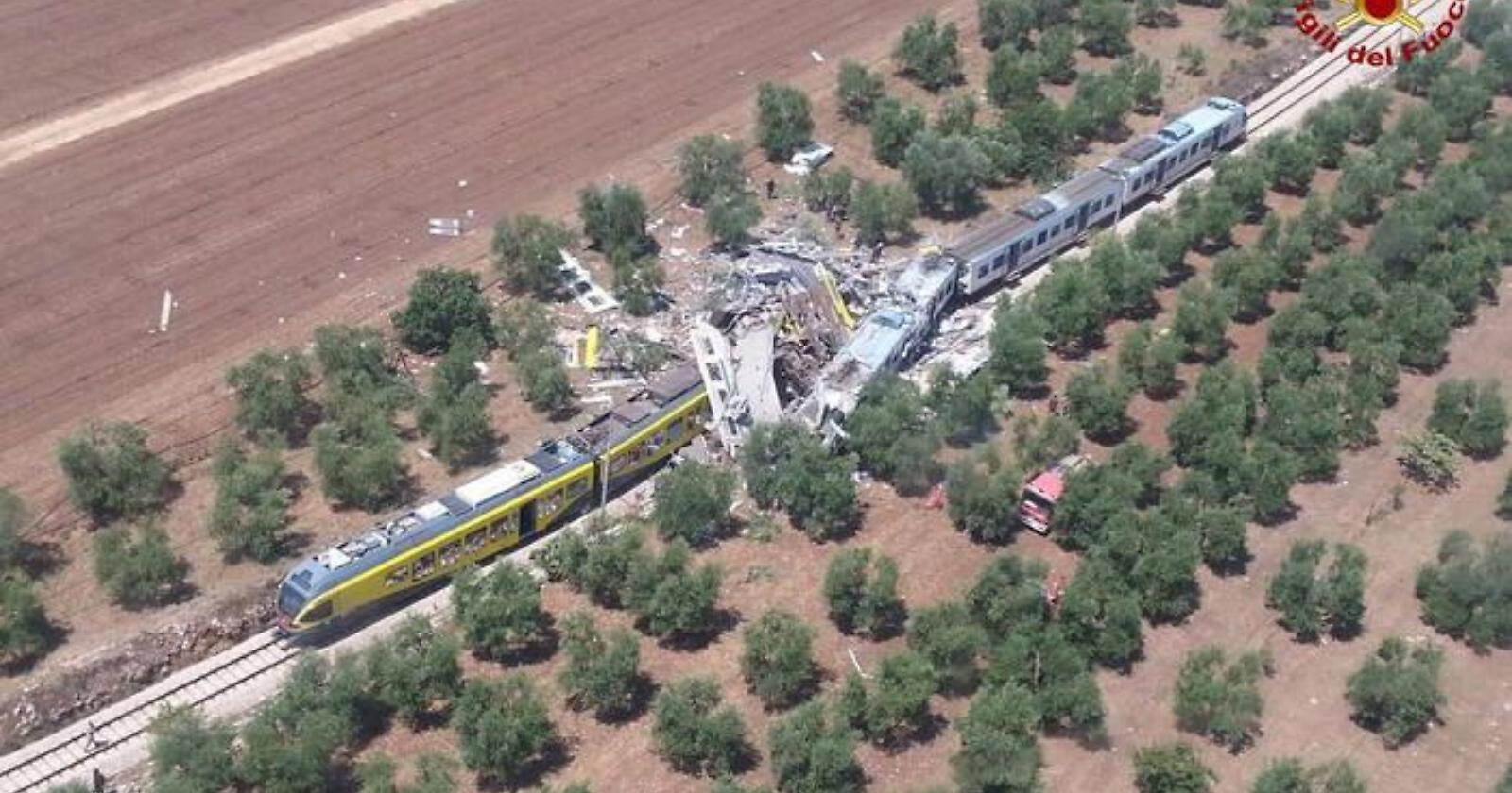 Scontro di due treni tra Ruvo e Corato: «Una decina i morti, molti i feriti»