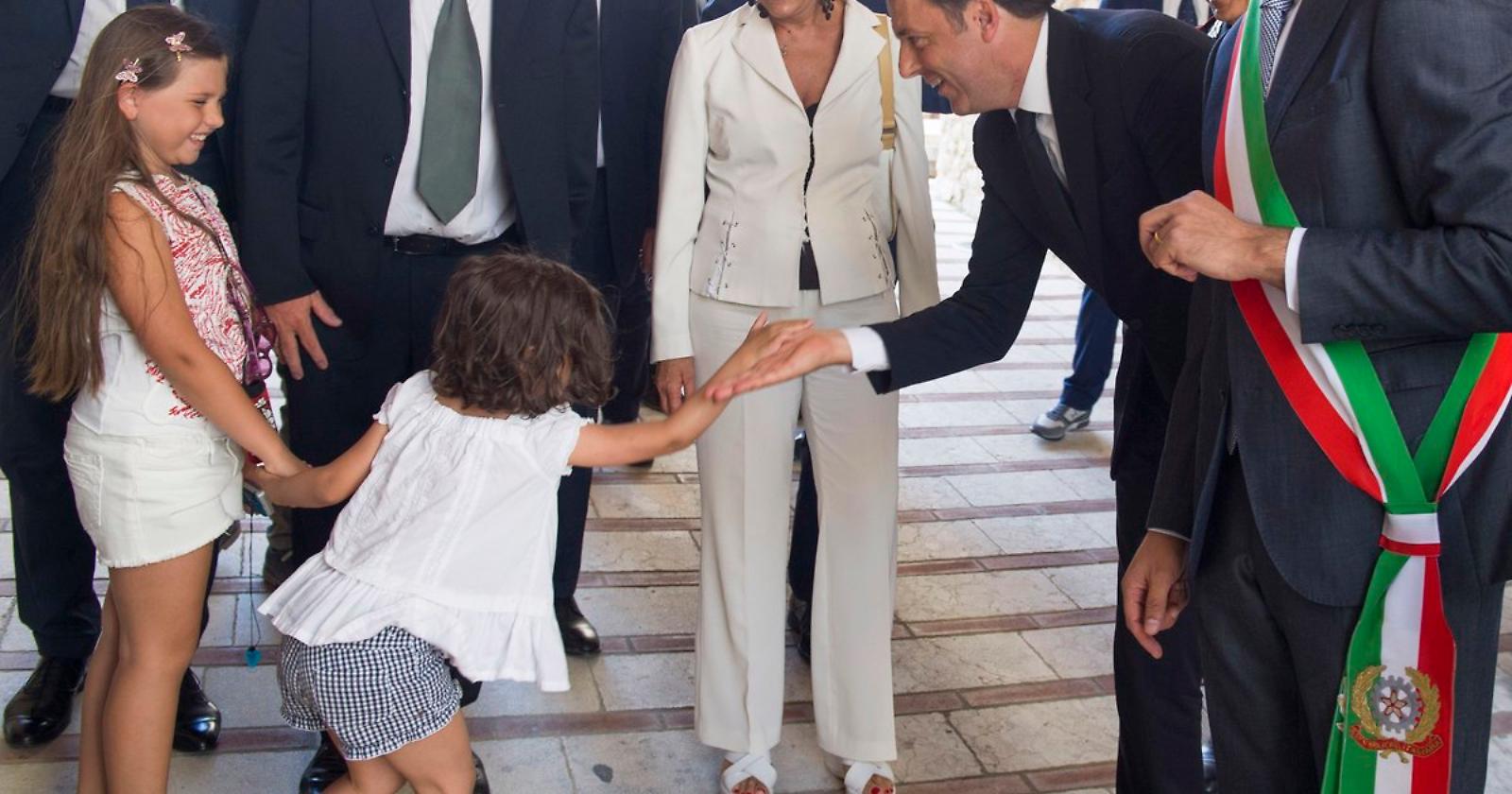 Renzi a Campobasso: «Il Governo rimborserà le famiglie dei bambini di San Giuliano di Puglia»