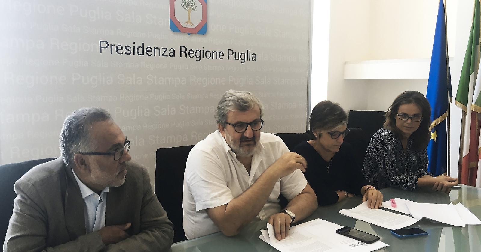 In Puglia Emiliano chiama i cittadini a partecipare per legge al governo del territorio