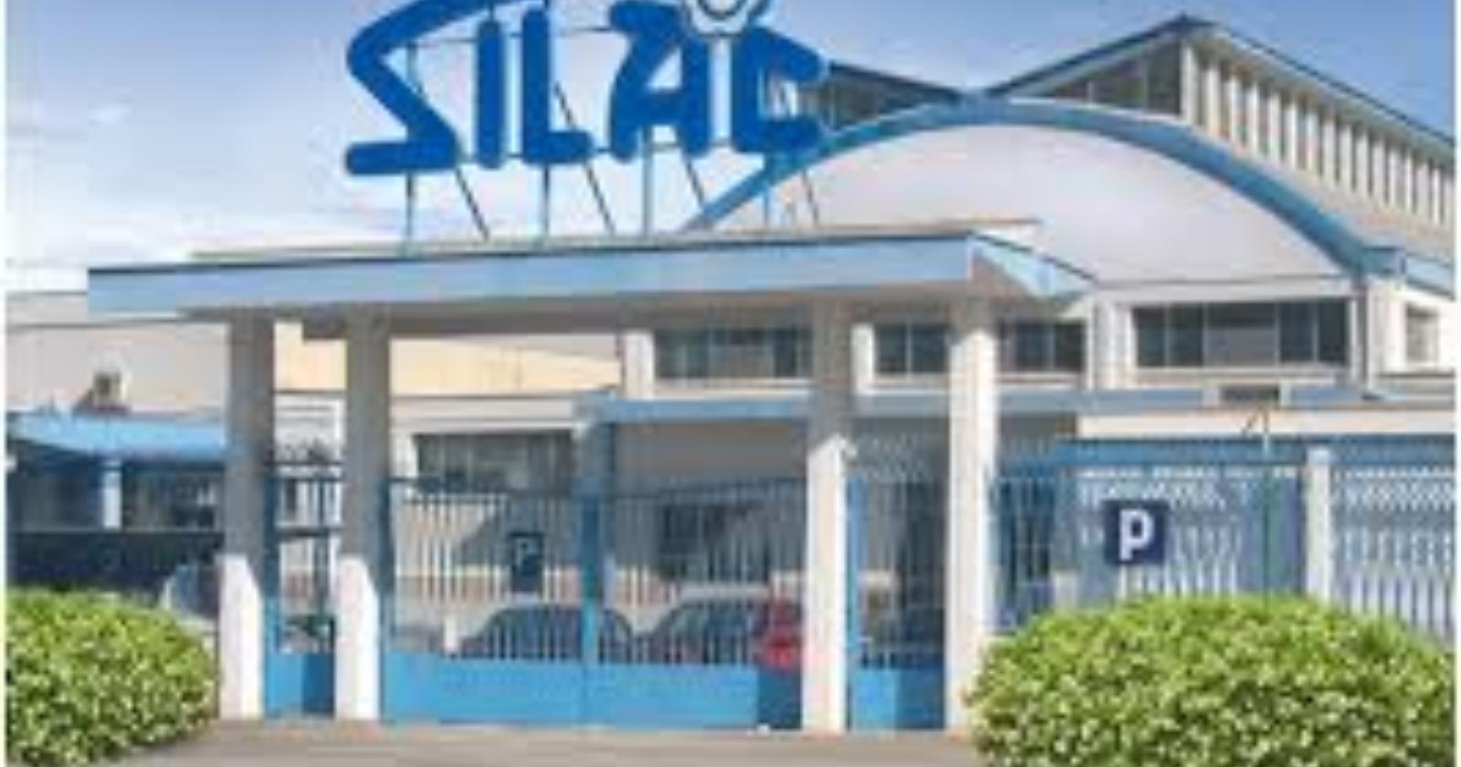 Tragico incidente alla Silac: autotrasportatore cade dal camion e muore