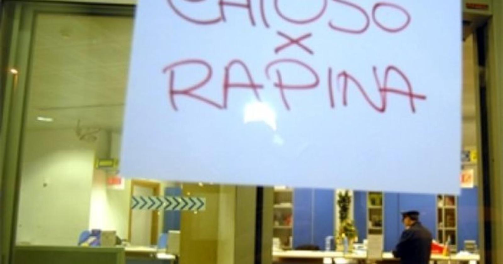 Casalvecchio di Puglia:  rapina all'ufficio postale, 16 mila euro il bottino