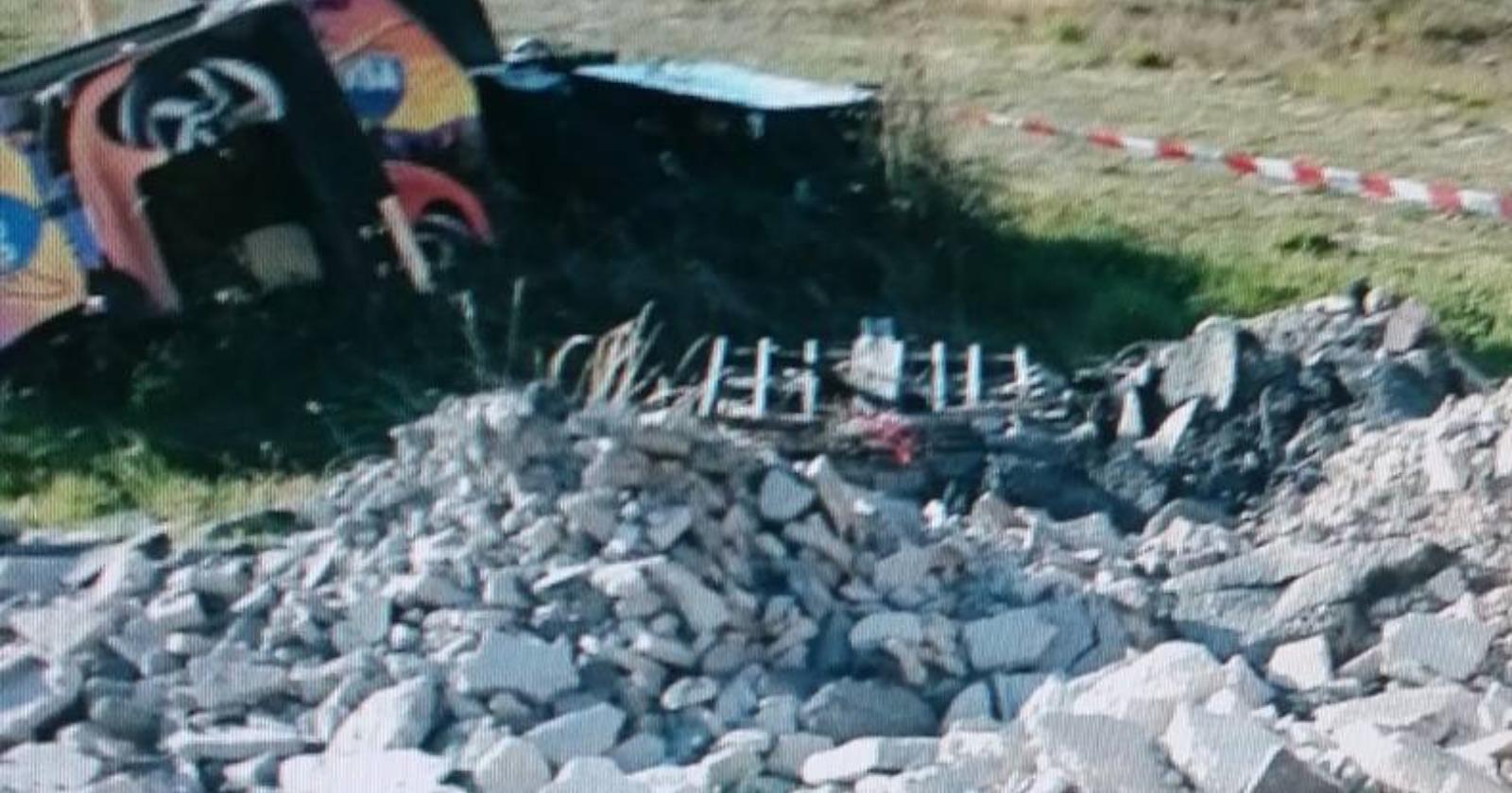 Materiale edile, bitume e "carcasse" di video gioco a cielo aperto