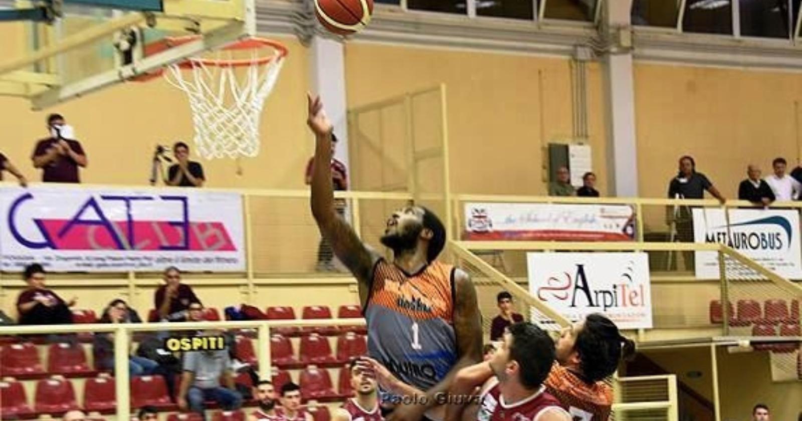 La Diamond Foggia espugna il parquet di Castellaneta dopo un over time: 79-81 il finale.
