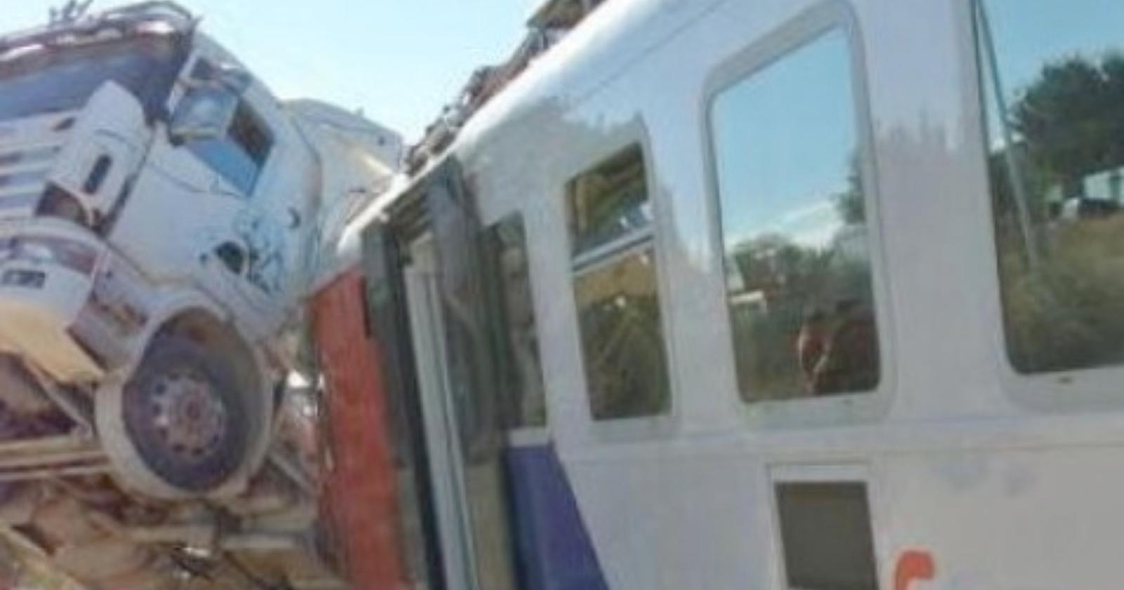 San Nicandro Garganico, incidente ferroviario tra tir e Regionale: assolto il camionista 