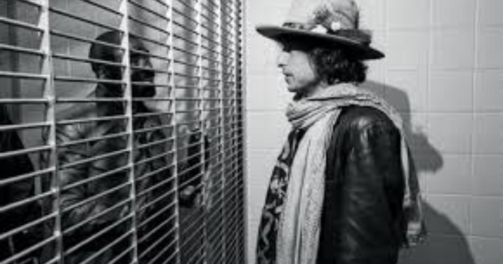 Bob Dylan, Nobel per la letteratura, poeta e musicista. Innamorato della boxe