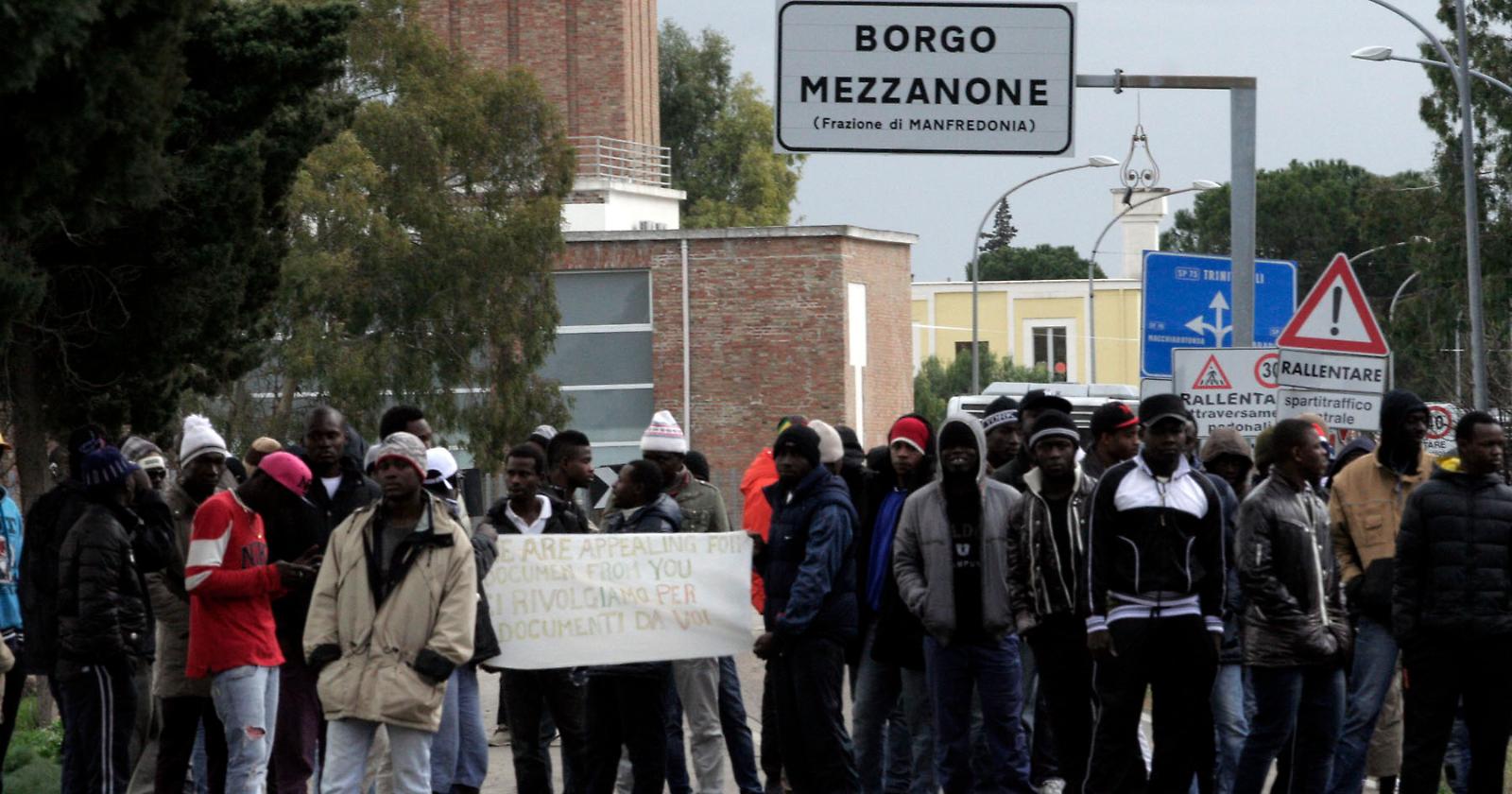 Cara, Borgo Mezzanone: una trentina di ospiti in protesta