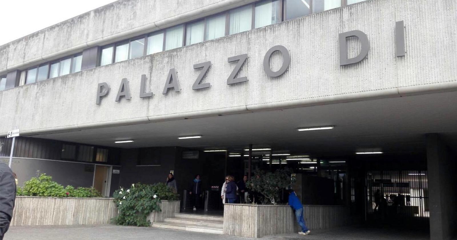 Tentata evasione e caos a Foggia: un detenuto aggredisce gli agenti in tribunale