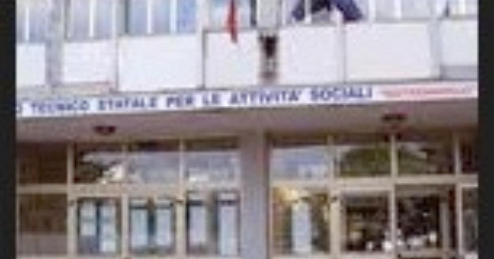 Vandali in azione all'Istituto Tecnico "Orazio Notarangelo"