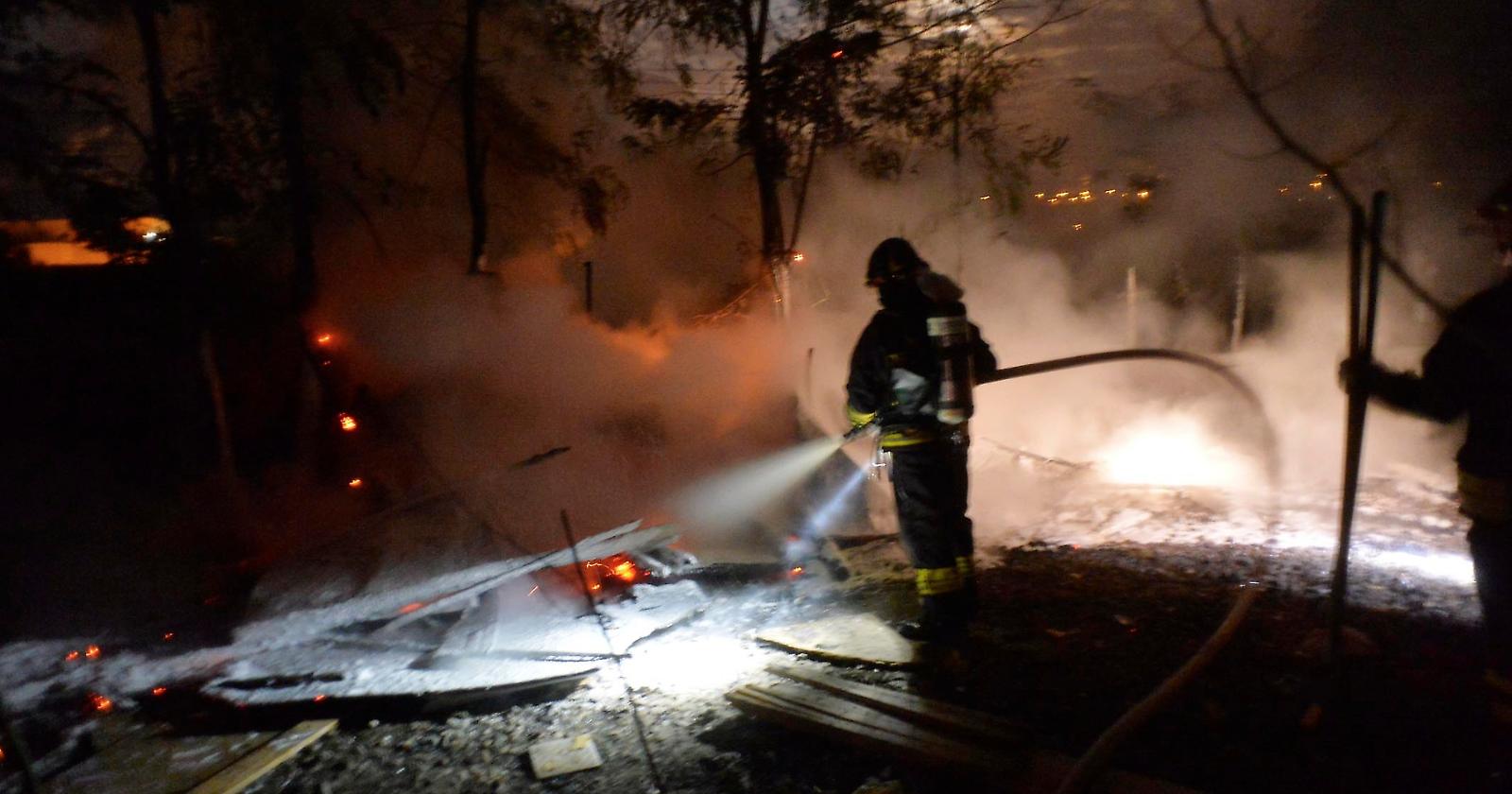 Incendio Ghetto dei Bulgari: si teme possano esserci vittime