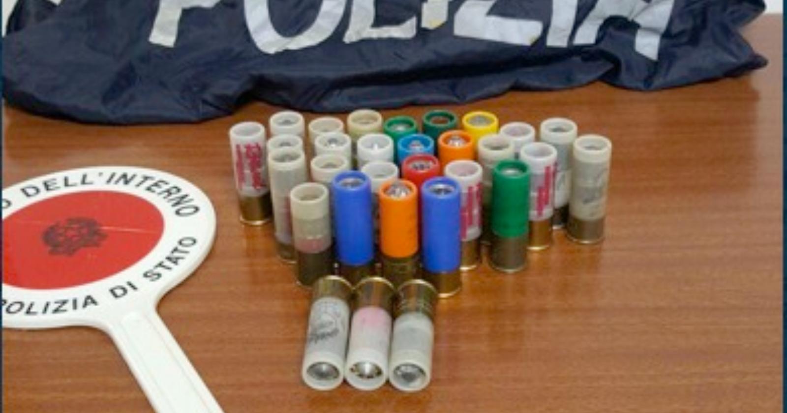 In casa 47 bombe artigianali: arrestato 20enne 
