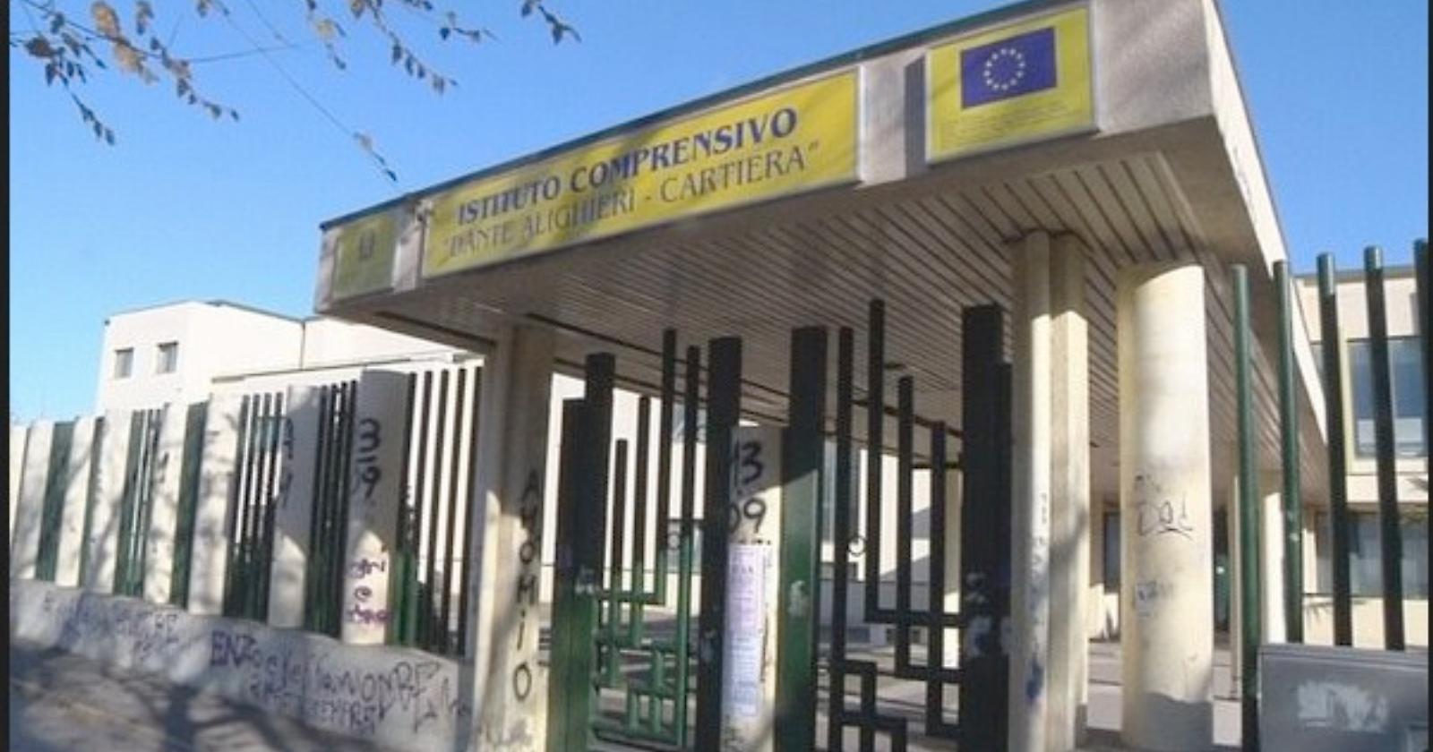Foggia, vandali in azione all'Istituto Dante Alighieri 