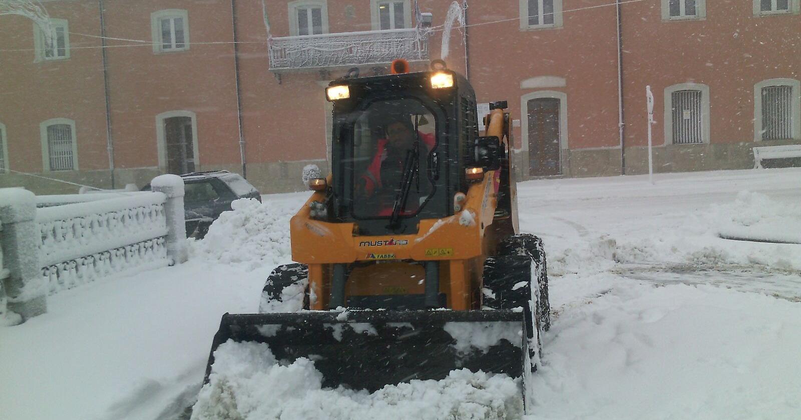 Neve, la Prefettura dispone per tutti i veicoli obbligo di catene o pneumatici adeguati