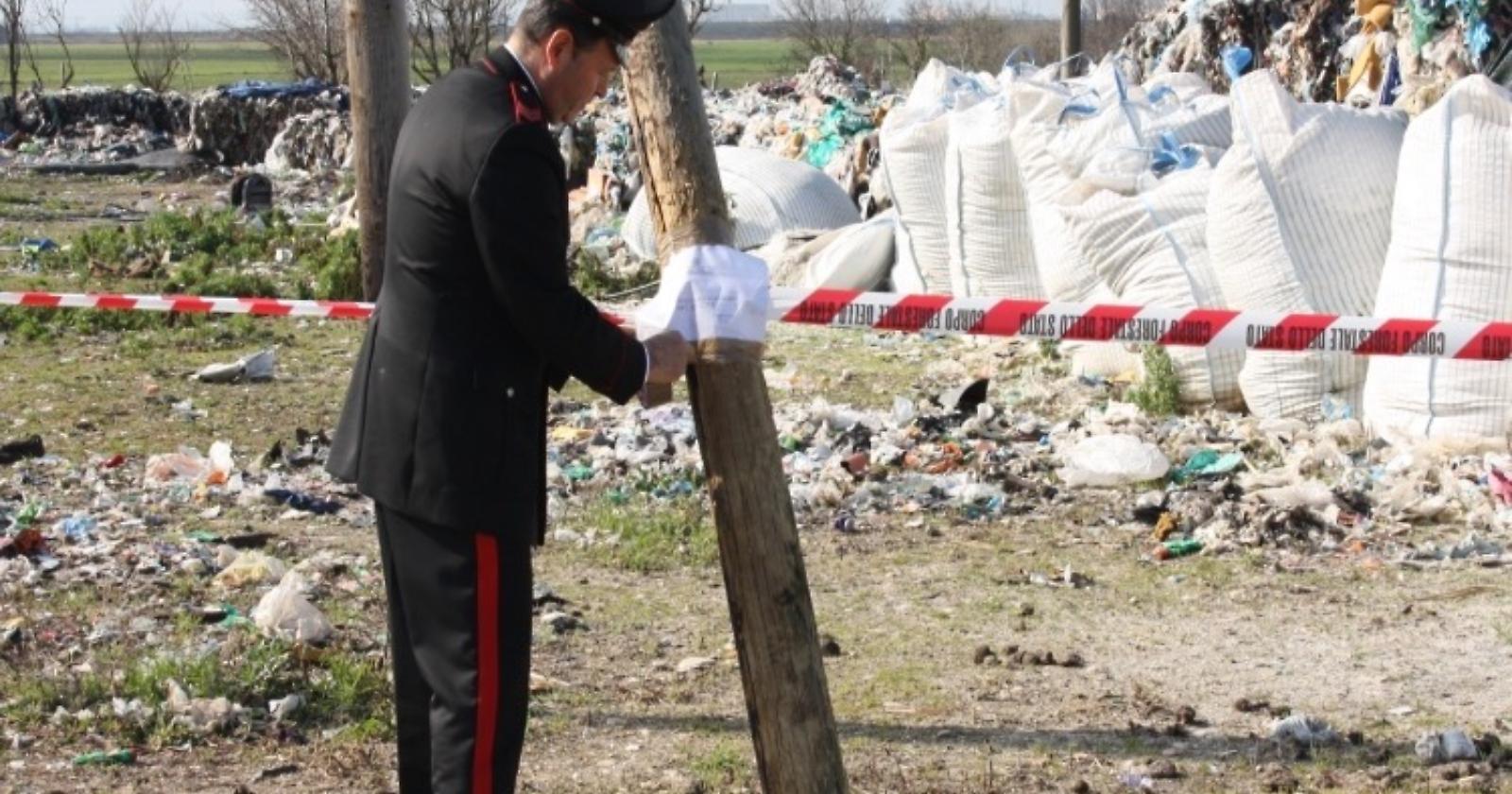 Foggia, in periferia una discarica a cielo aperto: sequestrata