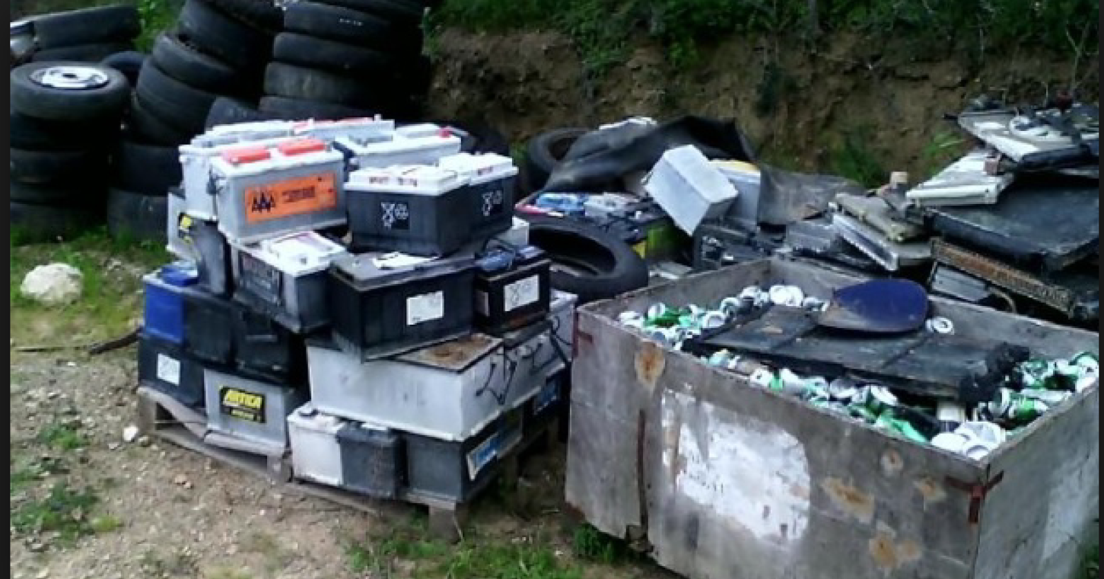 Foggia, maxi sequestro di batterie per auto illegali