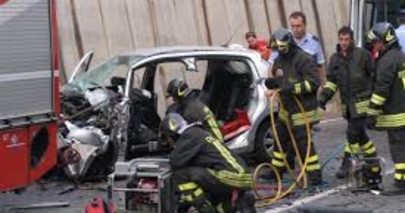 Statale 16, terribile incidente stradale alla periferia di San Paolo:  ci sarebbero due vittime