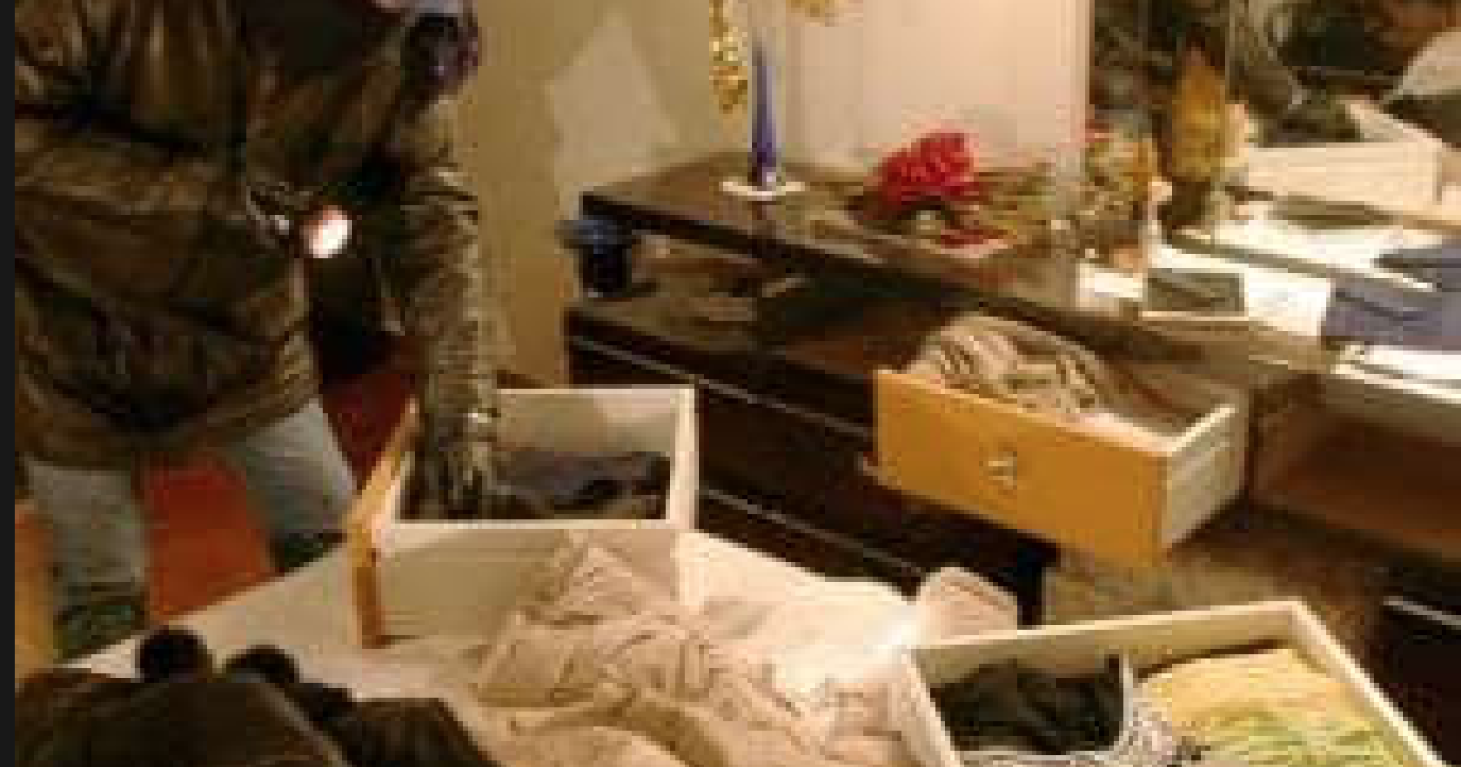 E nel fine settimana i ladri si scatenano... 6 furti tra abitazioni, studi legali e negozi: un uomo narcotizzato e derubato mentre dormiva
