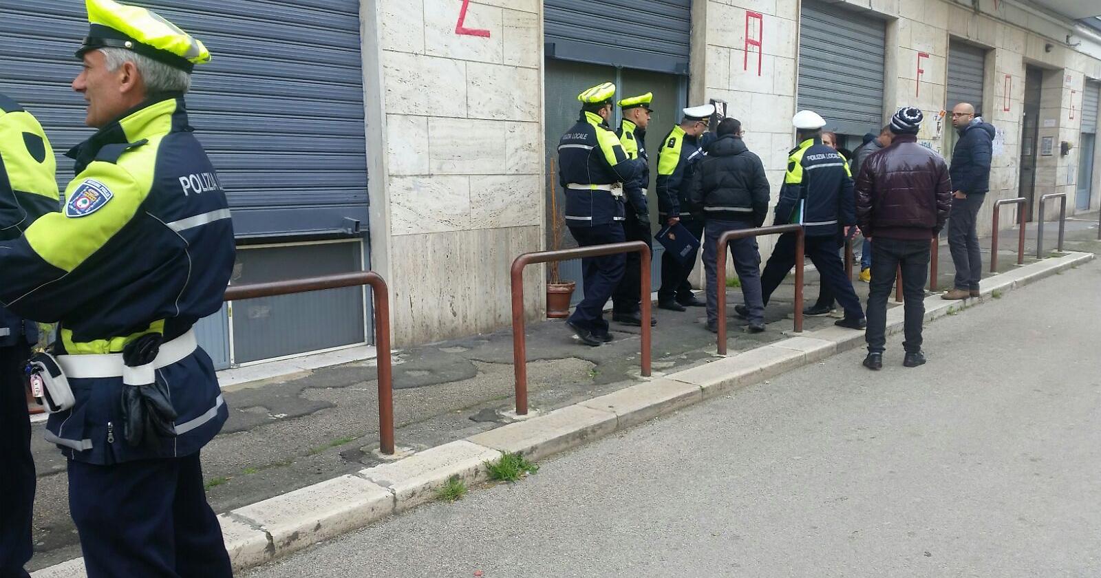 Dopo due decenni di abusivismo , tornano liberi i locali di Via Salvemini: sgomberate 20 famiglie 