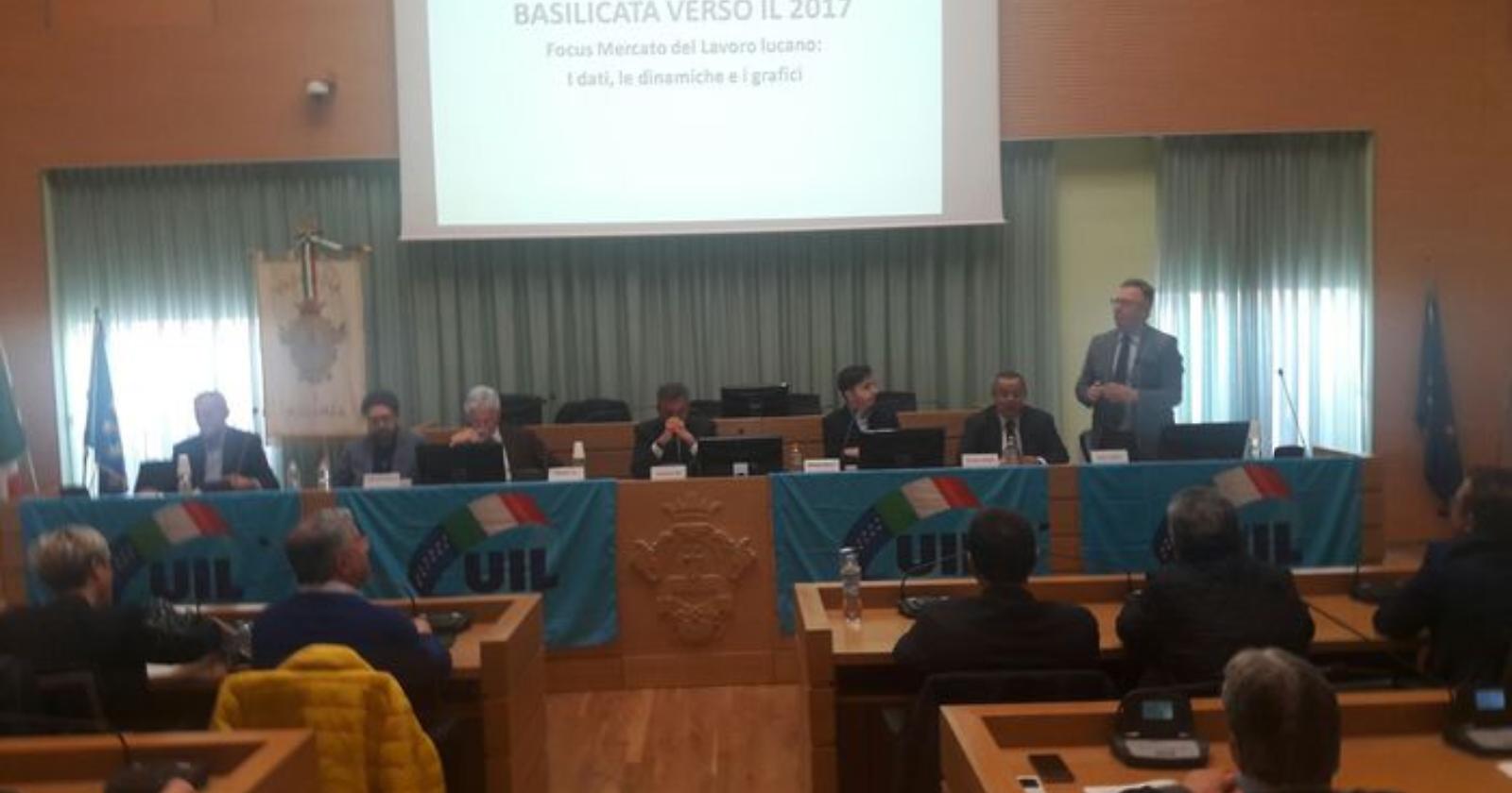 Uil: «Crescono i contratti per le donne, ma solo per lavori stagionali»