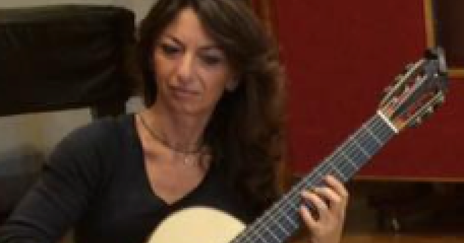Angela Centola, chitarrista concertista lucana che spopola in Piemonte