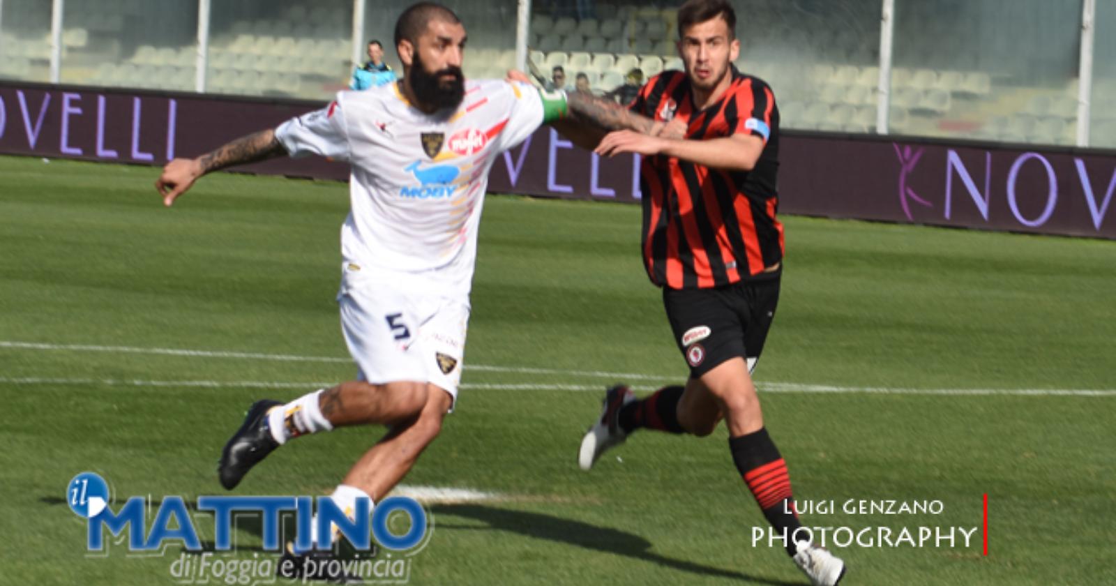 Il Lecce non molla il Foggia nella corsa verso la B, vincendo in casa con la Juve Stabia