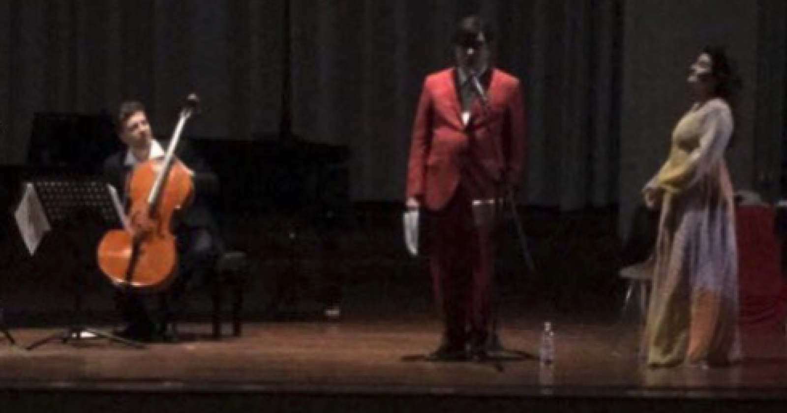 Elio conquista Potenza con "L’Opera buffa da Mozart a Offenbach"