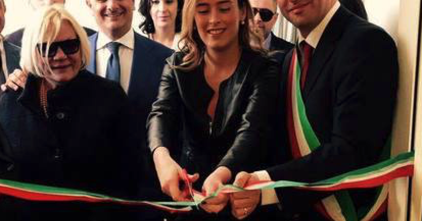 Latronico, la Boschi taglia il nastro della Casa delle stelle