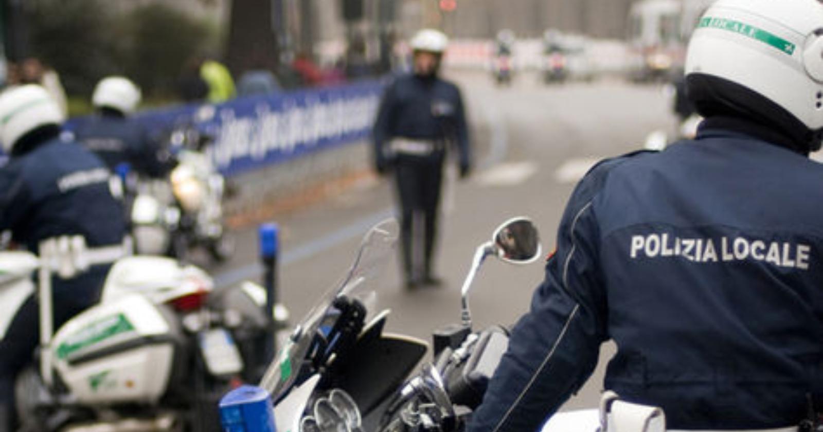 Matera, turista belga perde il portafogli con 1.500 euro: lo ritrova la polizia locale