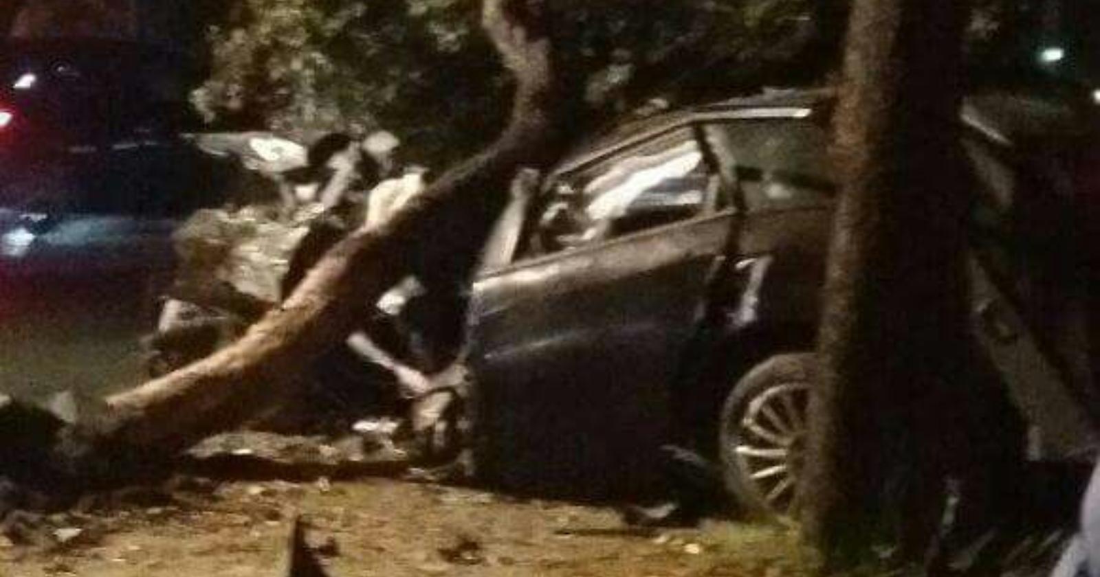 Foggia, Viale I Maggio: auto contro albero, un ferito grave 