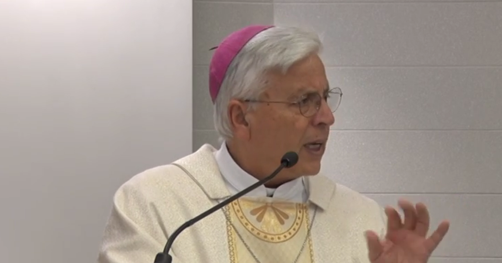 «Tangenti per lavorare alla Fiat di Melfi»: monsignor Todisco in Procura