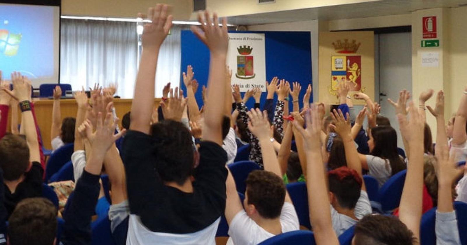 Potenza, progetto legalità: l'Associazione polizia di Stato incontra gli studenti della Leopardi