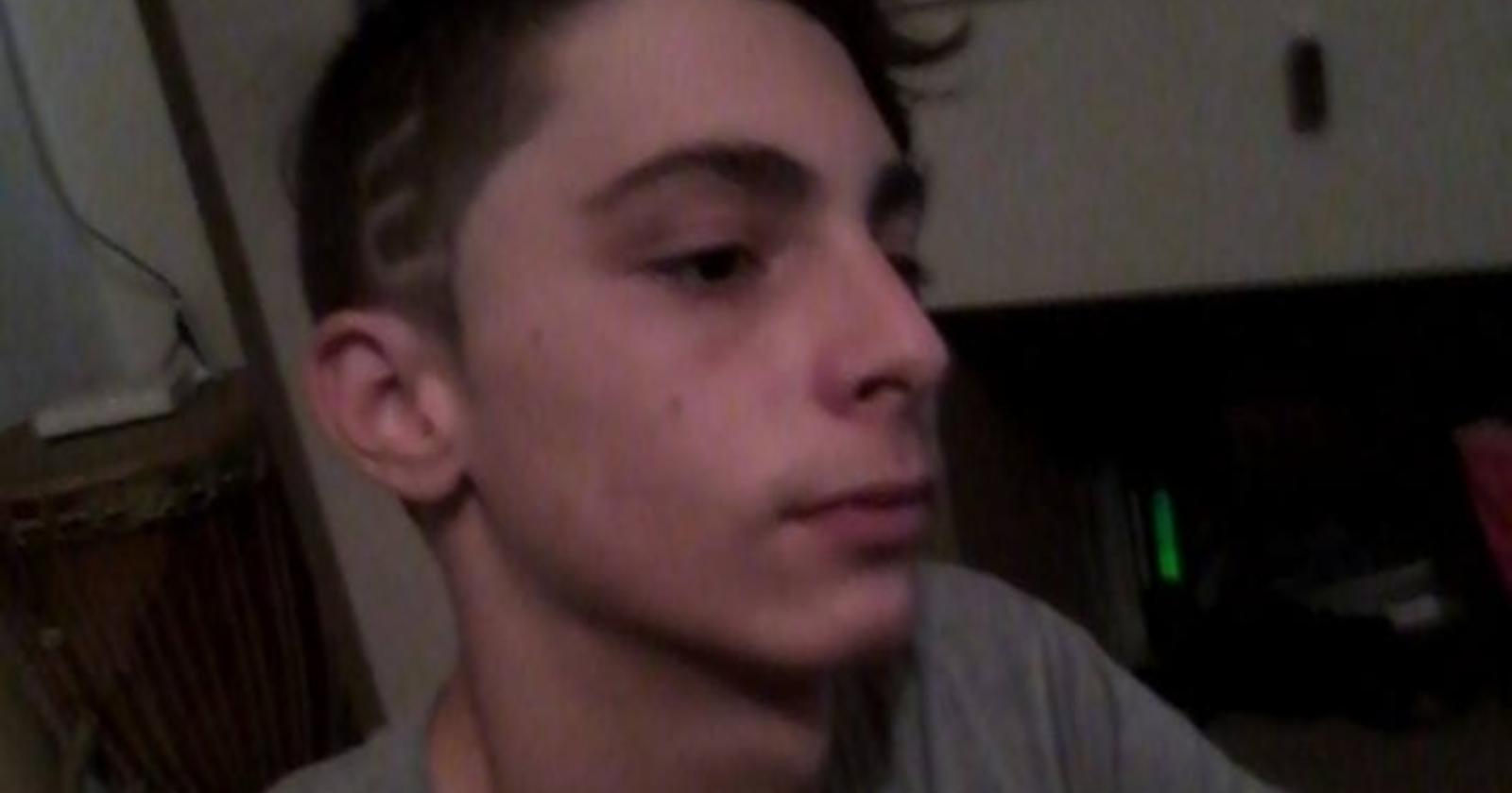 Matteo accoltellato alla gola. L'arma del delitto è un coltello di 14 centimetri