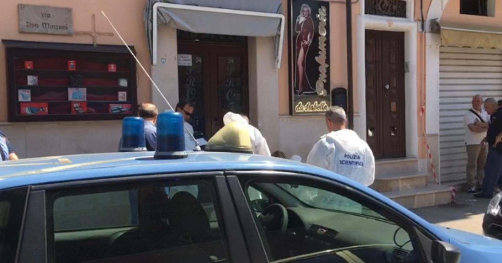 Duplice omicidio a San Severo, c'è un testimone oculare:  nella profumeria la suocera del boss