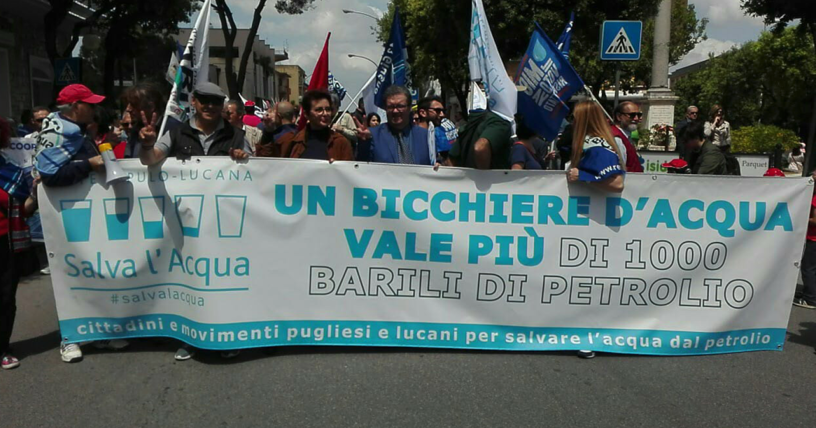 «Salva l'acqua»: e a Matera sfilano mille persone