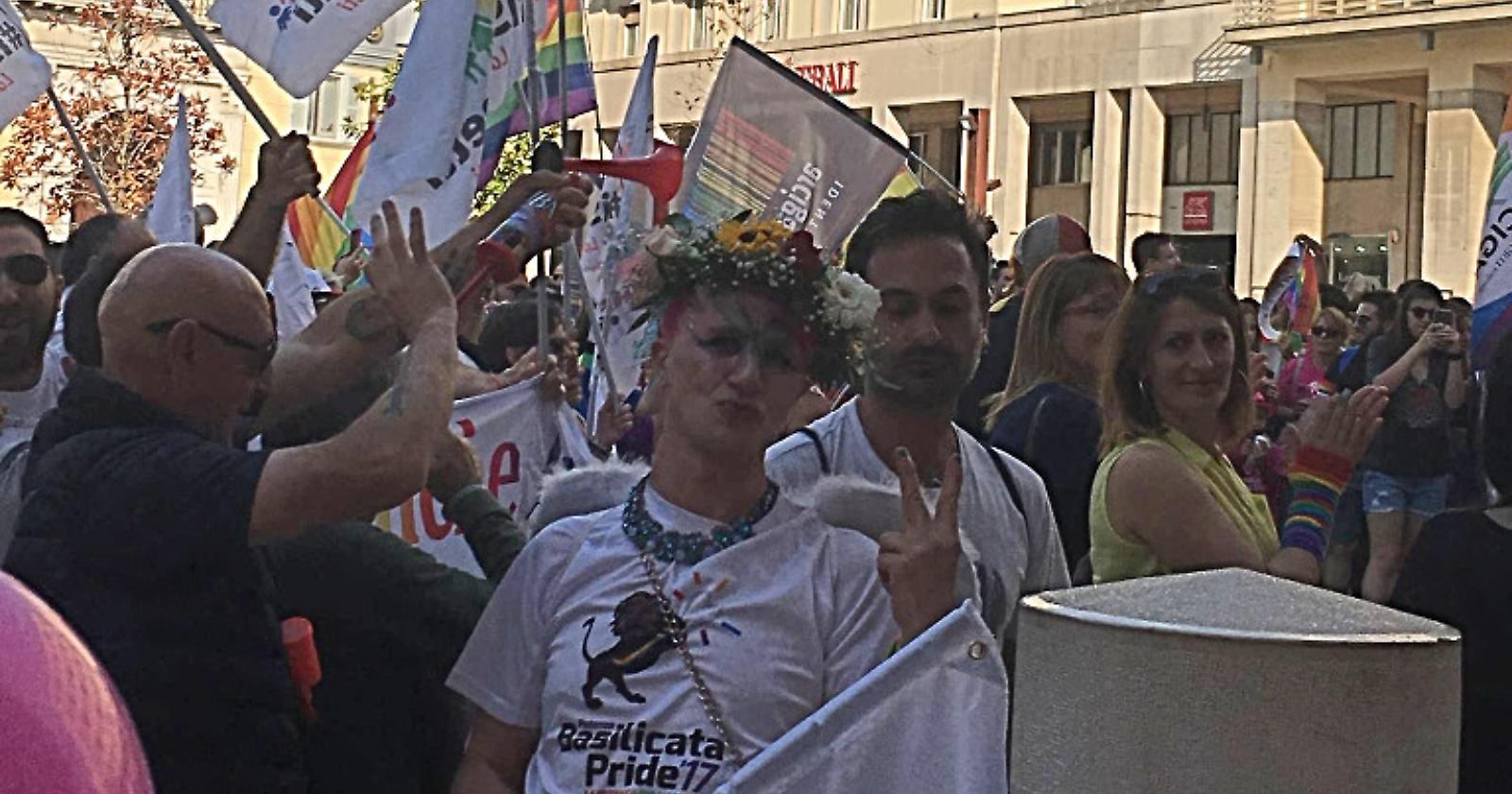 Potenza divisa tra Onda Pride e popolo della famiglia