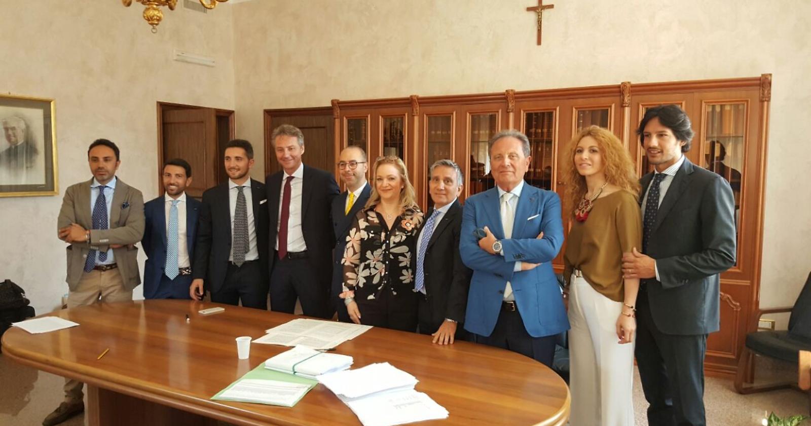 Ora c'è anche l'atto del notaio: il "Don Uva" è ufficialmente del gruppo foggiano D'Alba-Telesforo