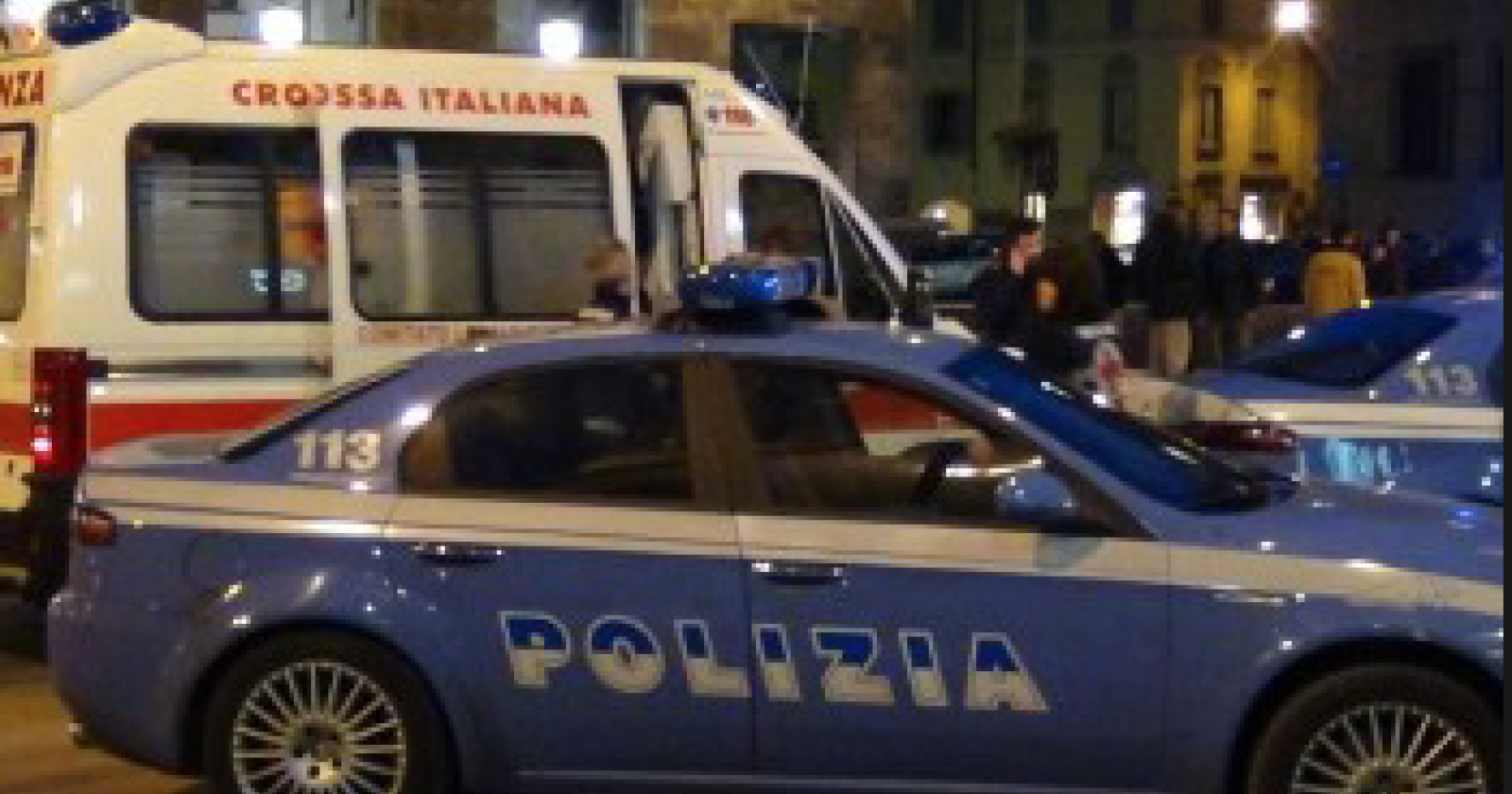 Anziana sviene in casa, ma al suo risveglio trova due angeli della Polizia  che le salvano la vita 