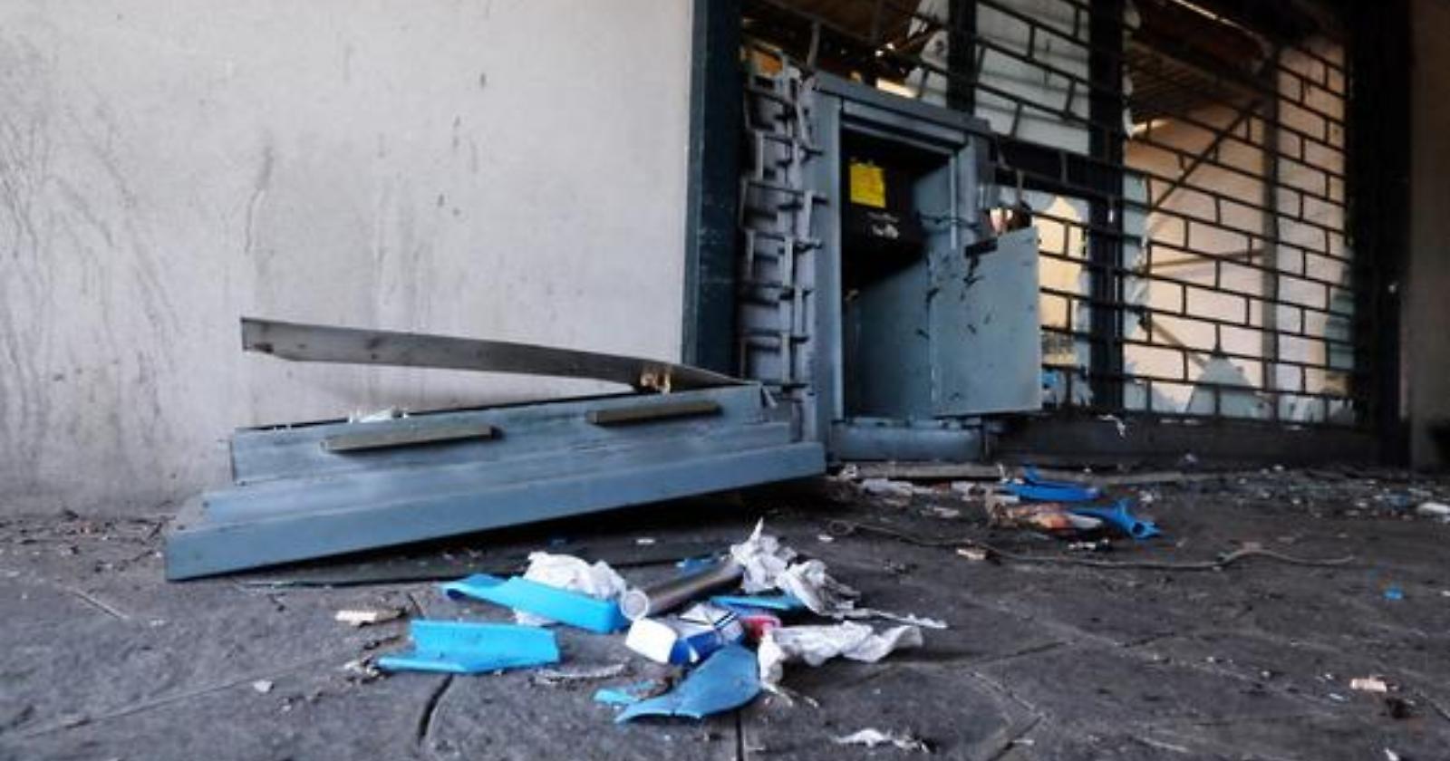 Assalto al bancomat della Credem filiale di Casalvecchio di Puglia: dopo un conflitto a fuoco la polizia arresta i 4 autori 