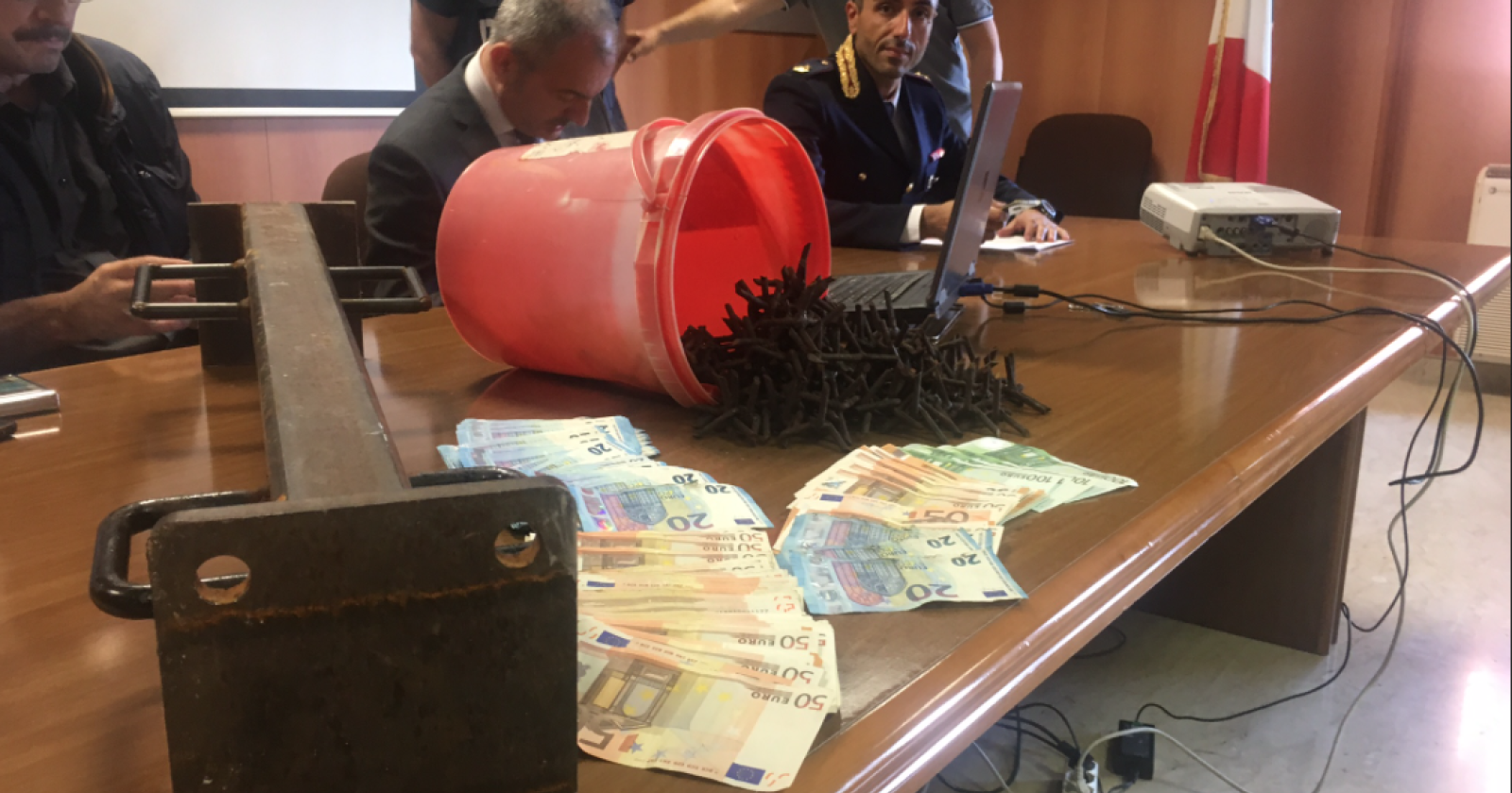 Assalto bancomat della  "Credem": restano in carcere 4 componenti della banda armata 