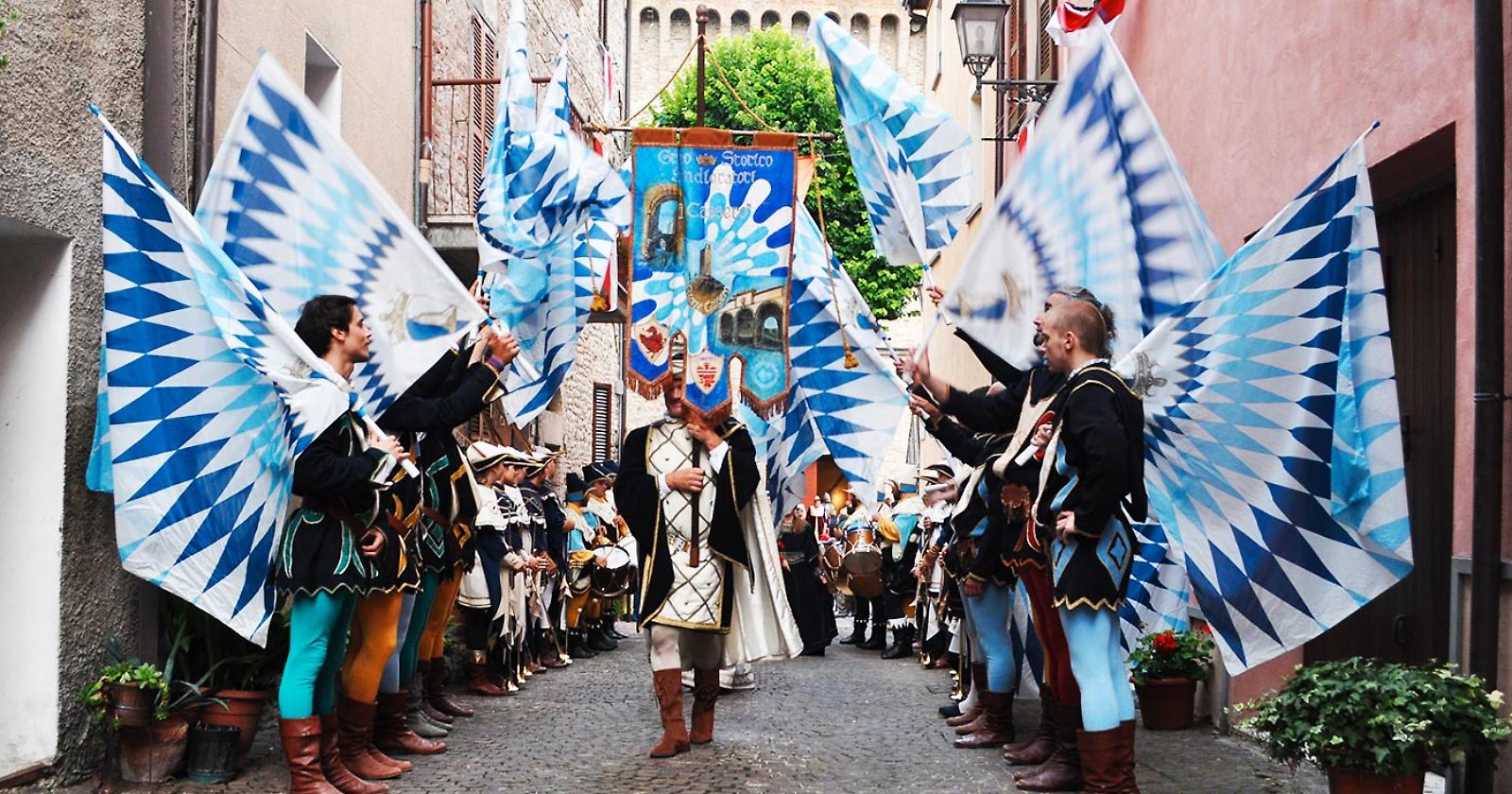 Avigliano, sbandieratori in festa