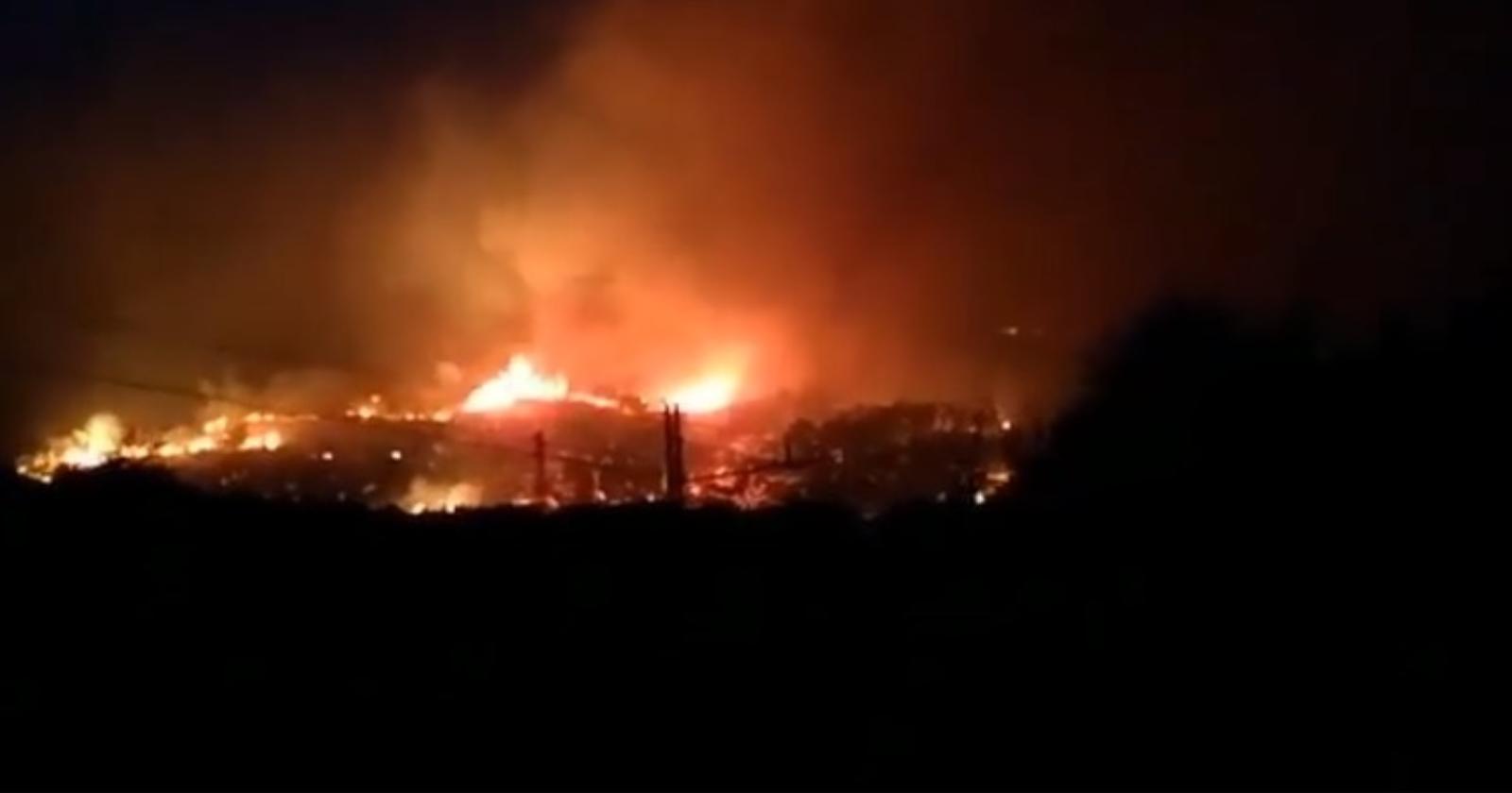 Gargano brucia ancora, in azione canadair 