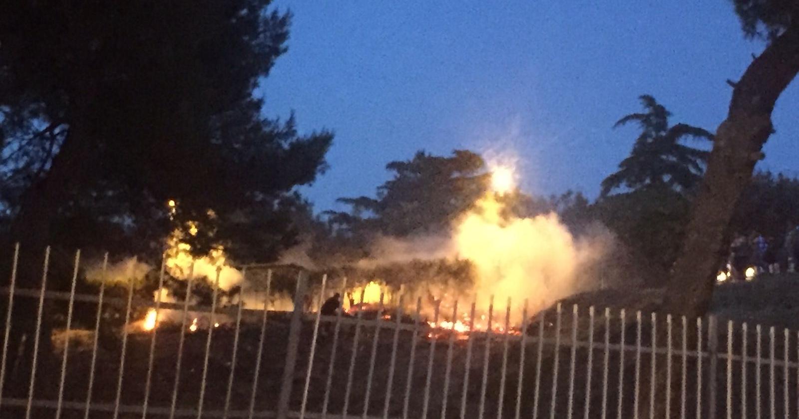 Torremaggiore, la Villa Comunale ha rischiato di andare a fuoco