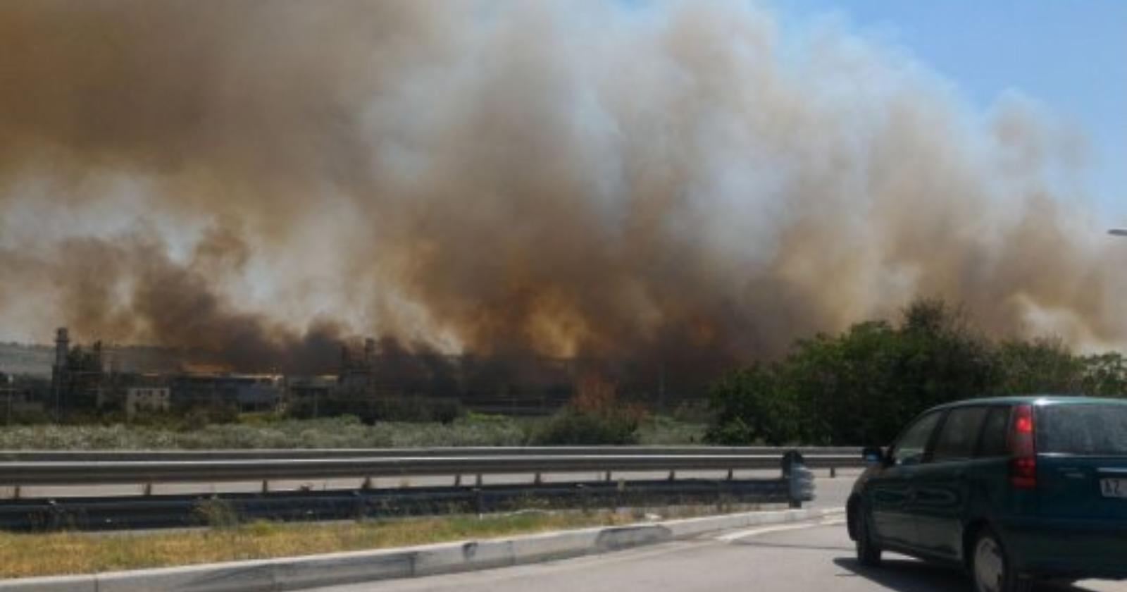 Incendi sulla Termoli-Foggia, sospesa la circolazione ferroviaria