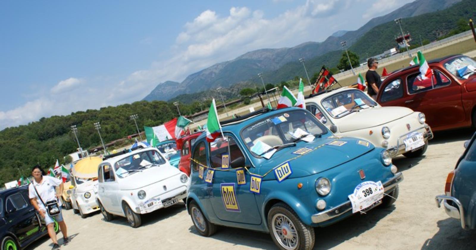 Si radunano a Monticchio gli amatori di auto storiche