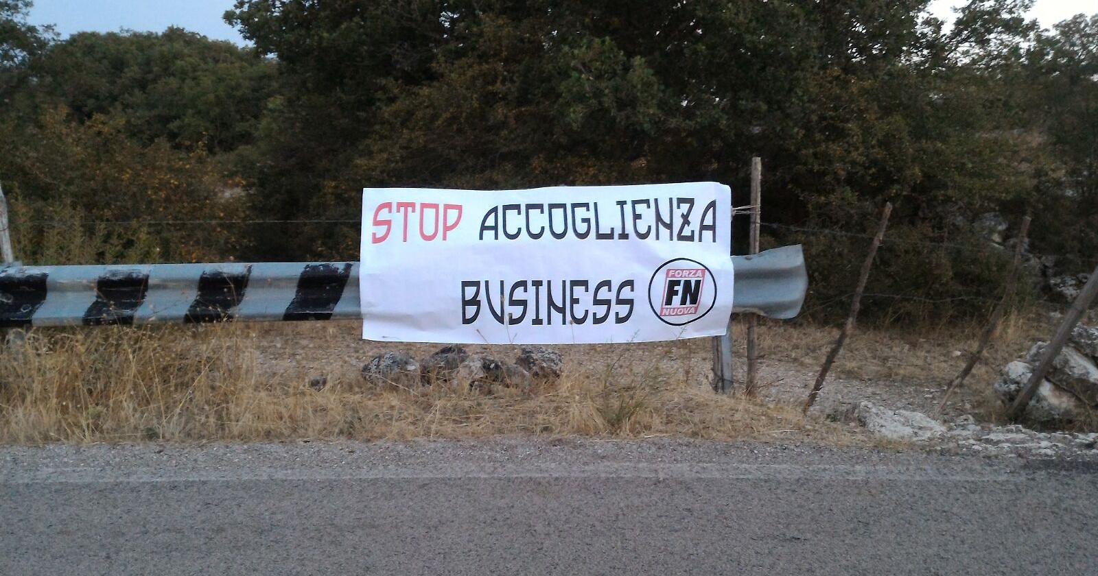Manfredonia, gli immigrati "conquistano" la Montagna. Forza Nuova: «Stop all'accoglienza business»