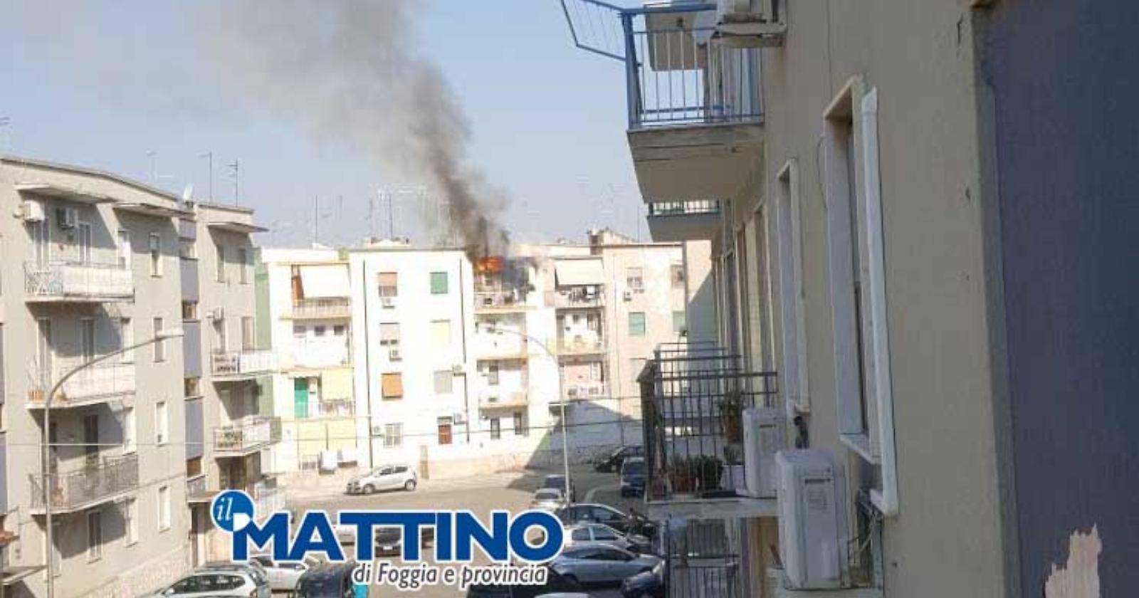 Foggia, incendio in un palazzo al rione Candelaro: due feriti e tre intossicati