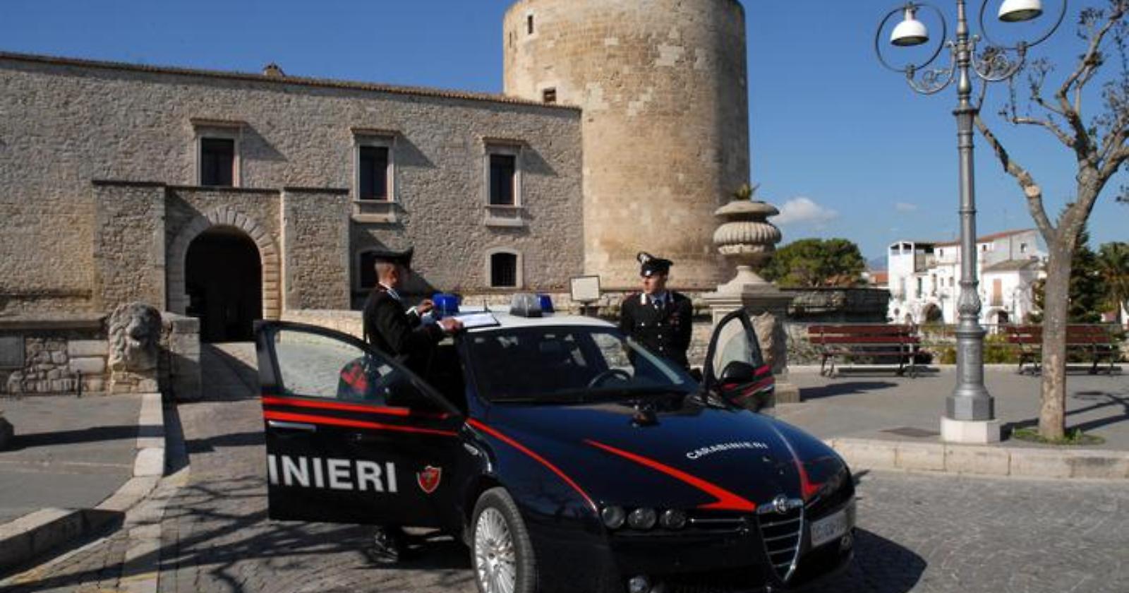 Faceva lavorare un bambino di notte: barista multato