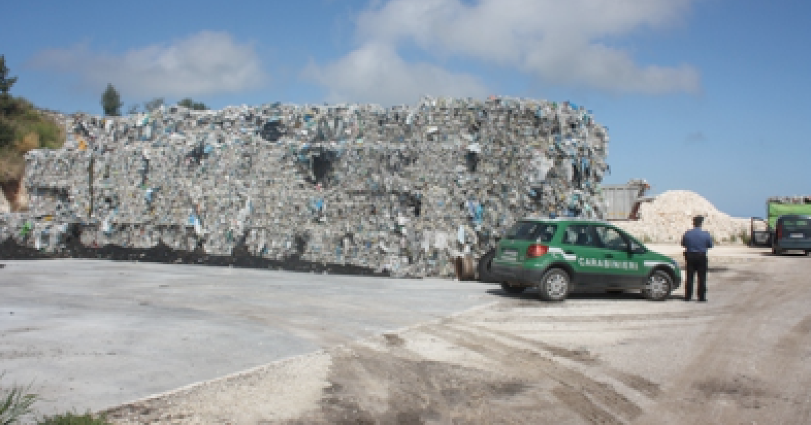 Vico del Gargano: sequestrata  discarica abusiva di 12mila mq